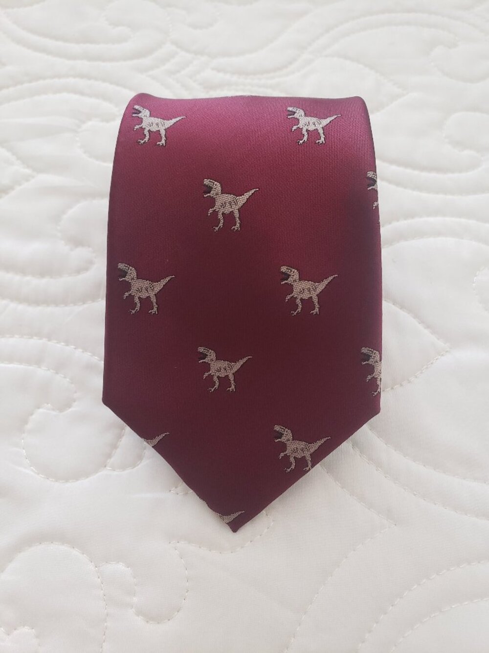 Dino tie
